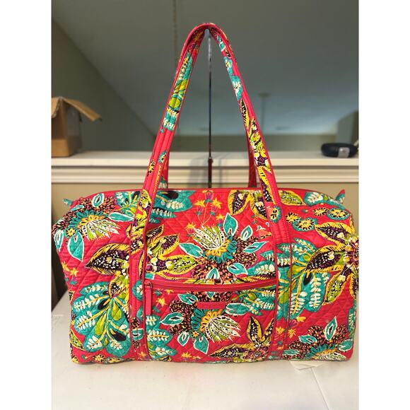 Vera Bradley Bag Red Multi Floral Quilted Duffle Weekender Travel Bag - Picture 10 of 14